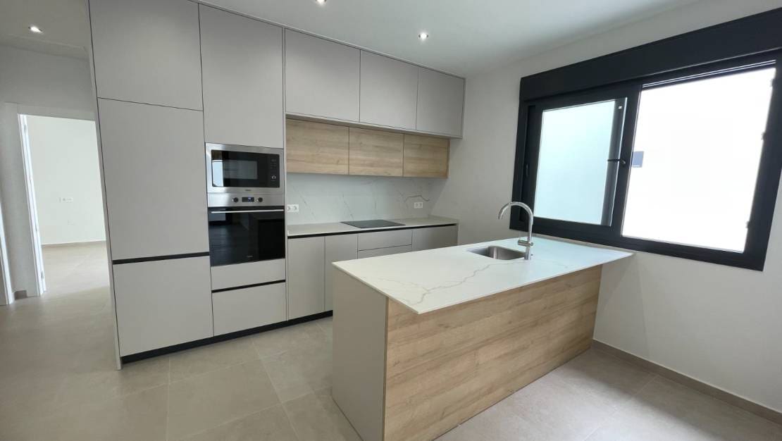 3 bedroom Villa for sale in Heredades with pool garage - € 359,900 (Ref: 9386985)