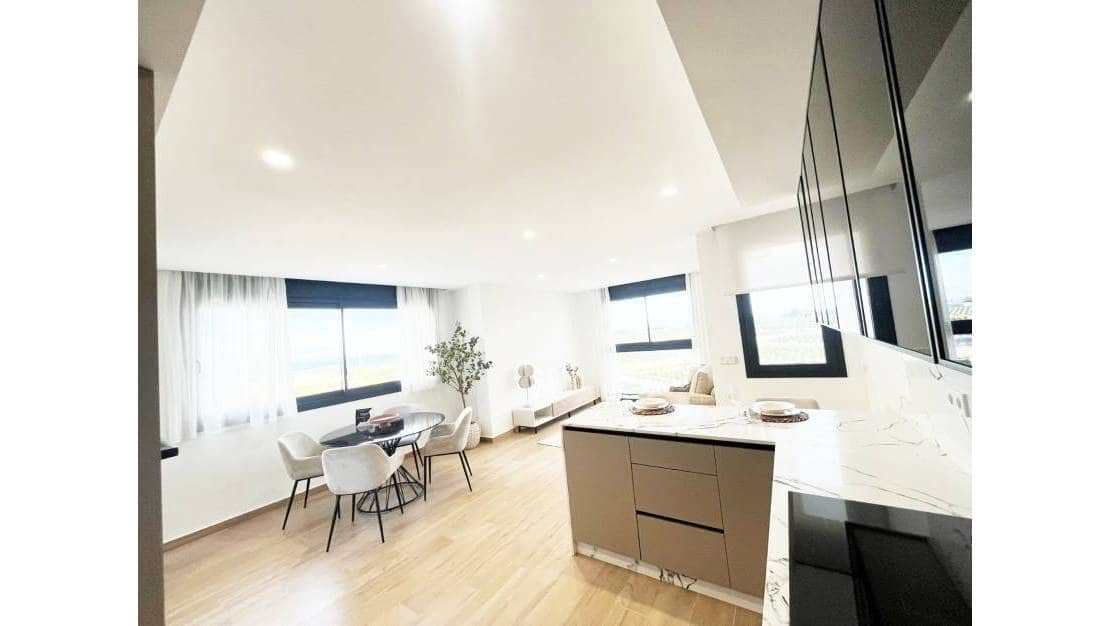 3 soverom Kjedet enebolig til salgs i Algorfa med svømmebasseng - € 495 000 (Ref: 9404744)