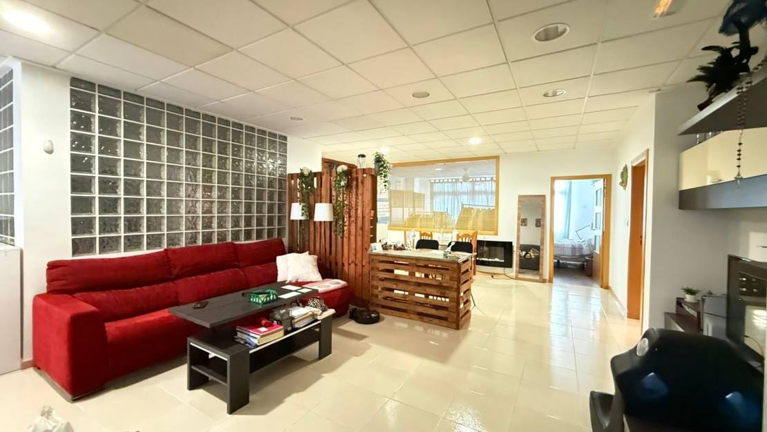 Local Comercial de 2 habitaciones en San Miguel de Salinas en venta - 225.750 € (Ref: 9447429)