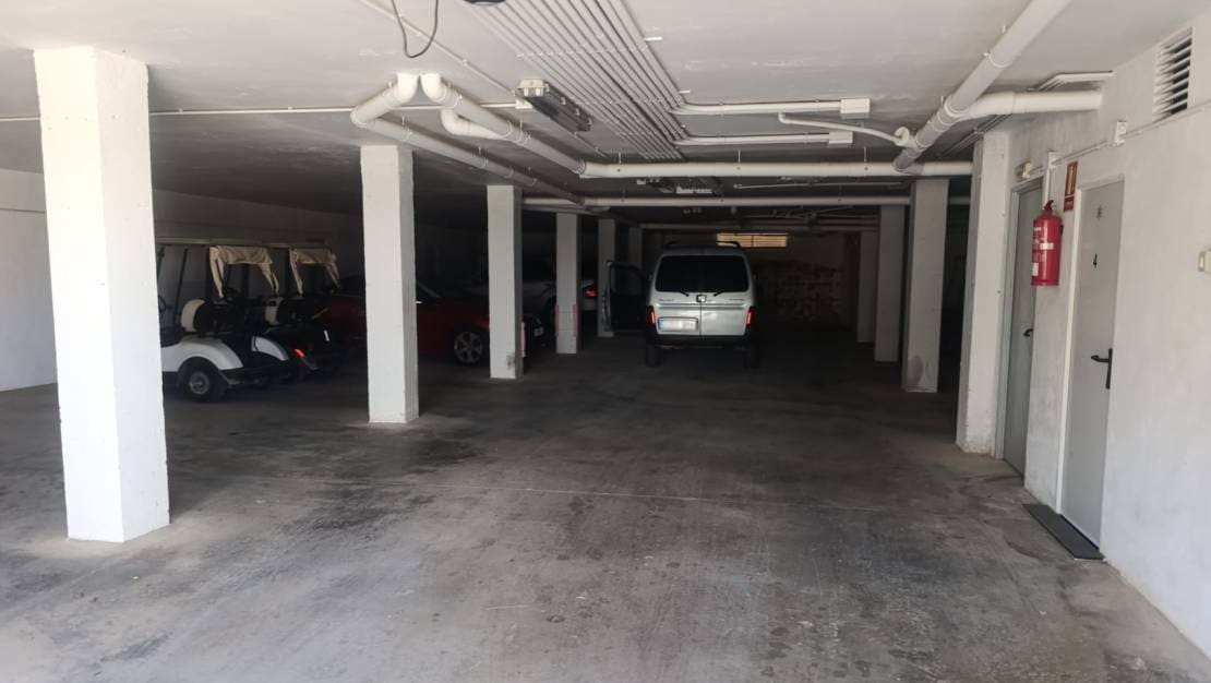 Garage for rent in Villamartin - € 150 (Ref: 9449730)