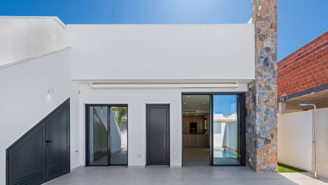 Casa de 3 habitaciones en Pilar de la Horadada en venta con piscina garaje - 339.000 € (Ref: 9454809)