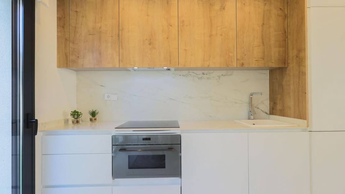 3 soveværelse Villa til salg i Campoamor med swimmingpool - € 590.000 (Ref: 9611975)