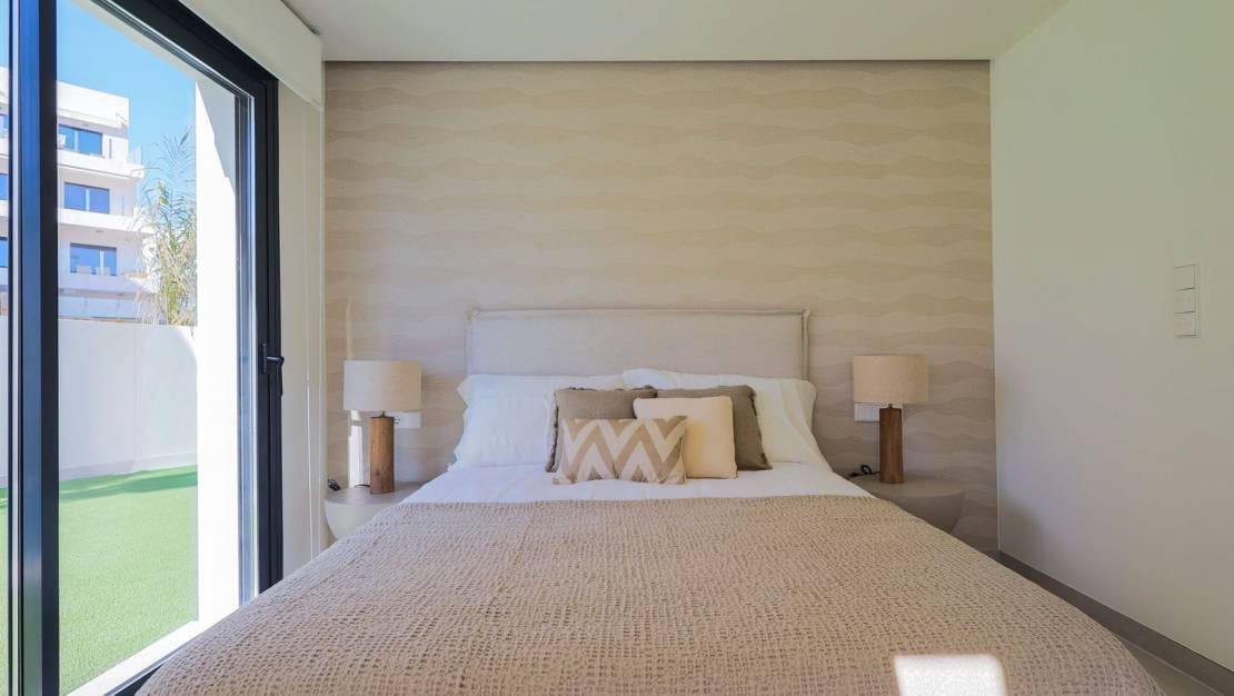 3 soveværelse Villa til salg i Campoamor med swimmingpool - € 590.000 (Ref: 9611975)