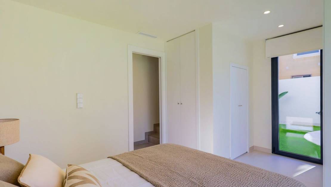 3 soveværelse Villa til salg i Campoamor med swimmingpool - € 590.000 (Ref: 9611975)