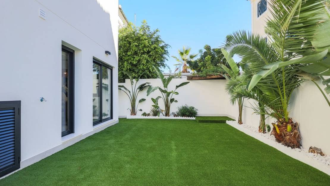 3 soveværelse Villa til salg i Campoamor med swimmingpool - € 590.000 (Ref: 9611975)