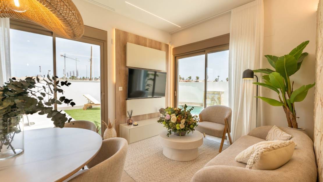 3 bedroom Villa for sale in Los Alcazares with pool garage - € 439,000 (Ref: 9665136)