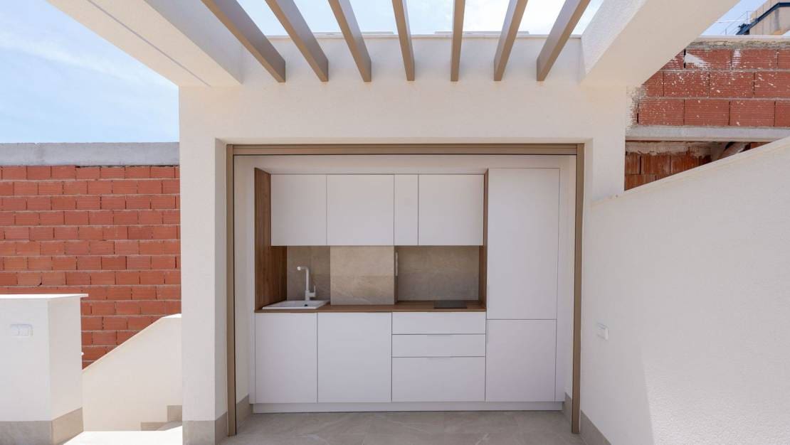 3 bedroom Villa for sale in Los Alcazares with pool garage - € 439,000 (Ref: 9665136)