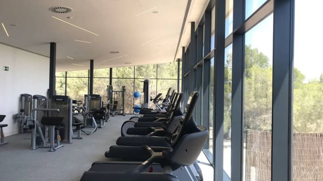 Chalet de 3 habitaciones en Las Colinas Golf, Orihuela en venta con piscina garaje - 1.090.000 € (Ref: 9749303)