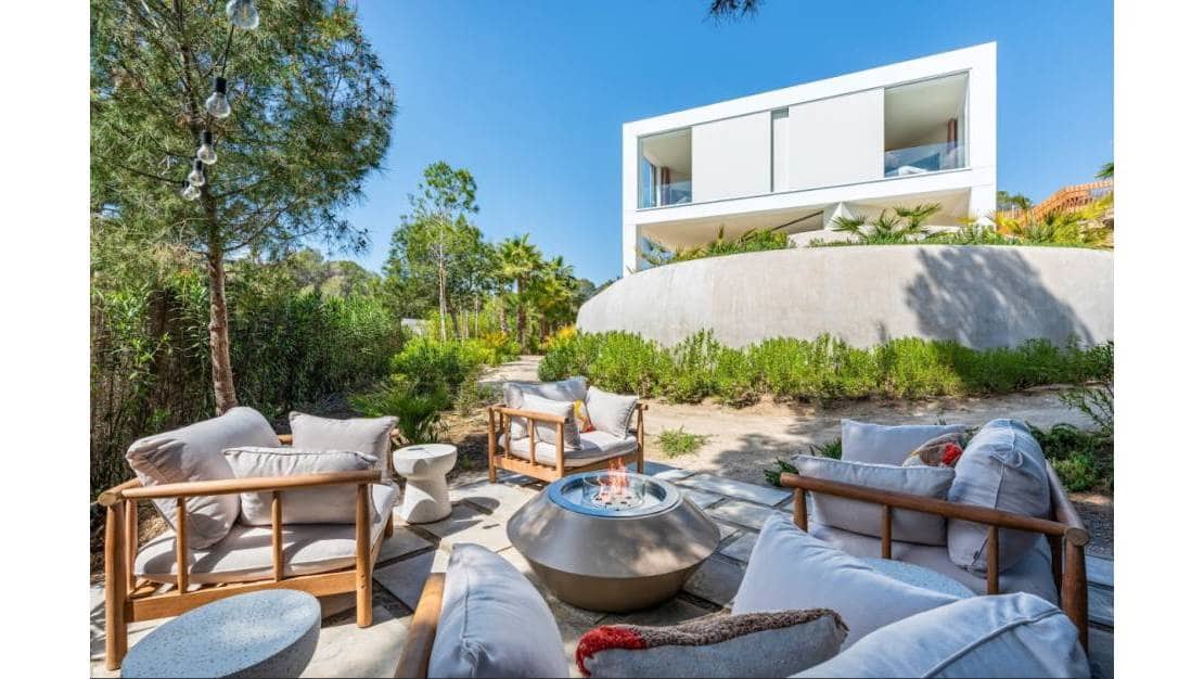 3 soverom Villa til salgs i Las Colinas Golf med svømmebasseng garasje - € 2 365 000 (Ref: 9757601)