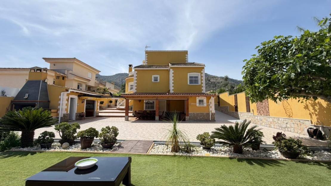 Chalet de 5 habitaciones en Orihuela en venta con piscina garaje - 600.000 € (Ref: 9794997)