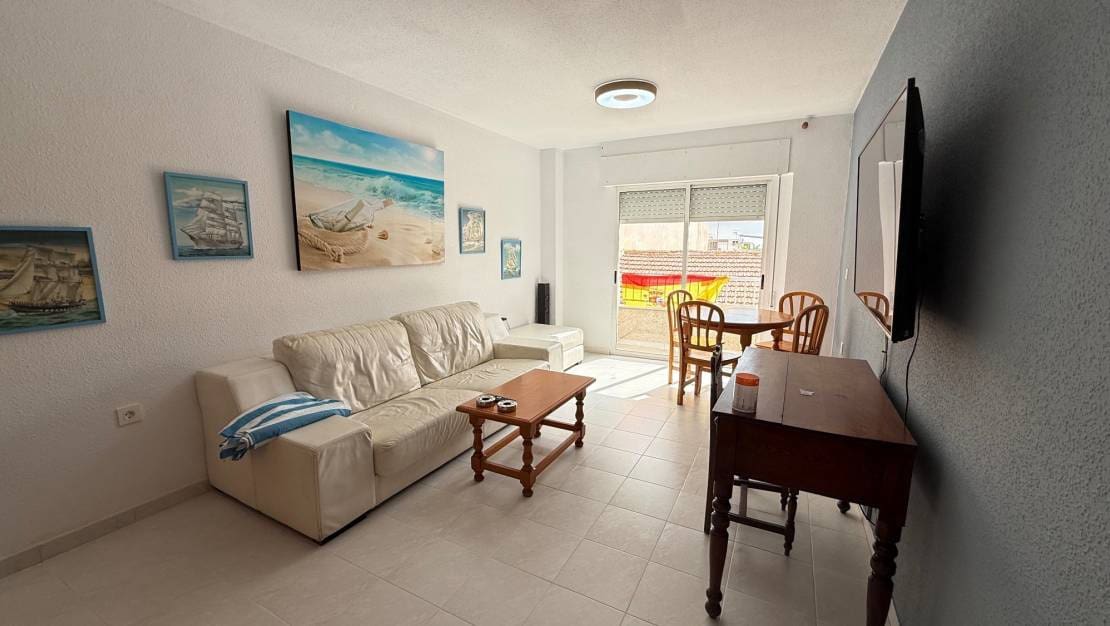 3 soverom Leilighet til leie i San Miguel de Salinas med svømmebasseng - € 850 (Ref: 9974438)