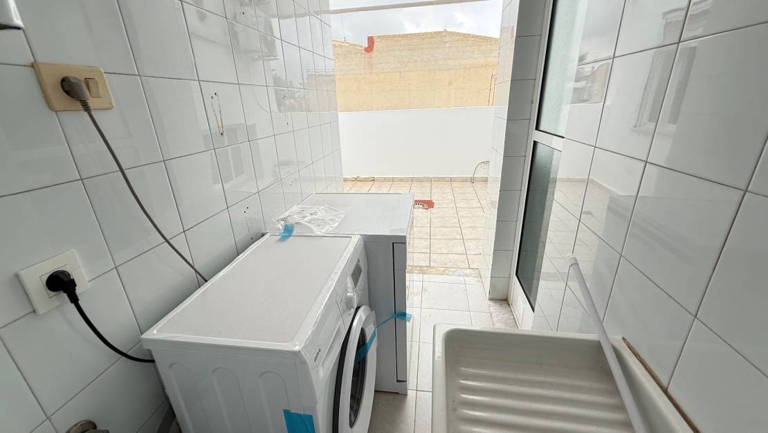 3 soverom Leilighet til leie i San Miguel de Salinas med svømmebasseng - € 850 (Ref: 9974438)