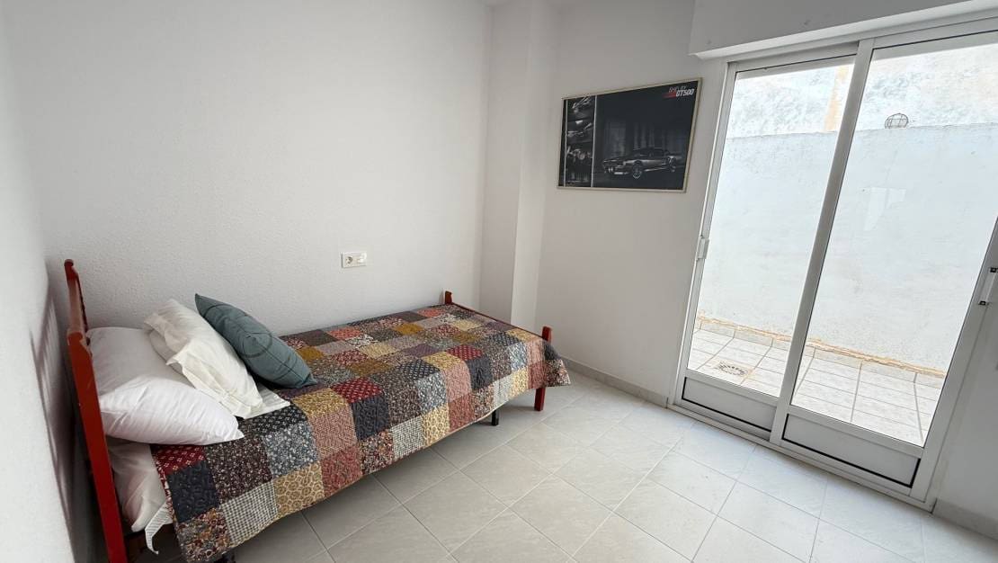 3 soverom Leilighet til leie i San Miguel de Salinas med svømmebasseng - € 850 (Ref: 9974438)