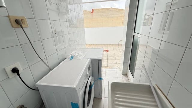 3 soverom Leilighet til leie i San Miguel de Salinas med svømmebasseng - € 850 (Ref: 9974438)