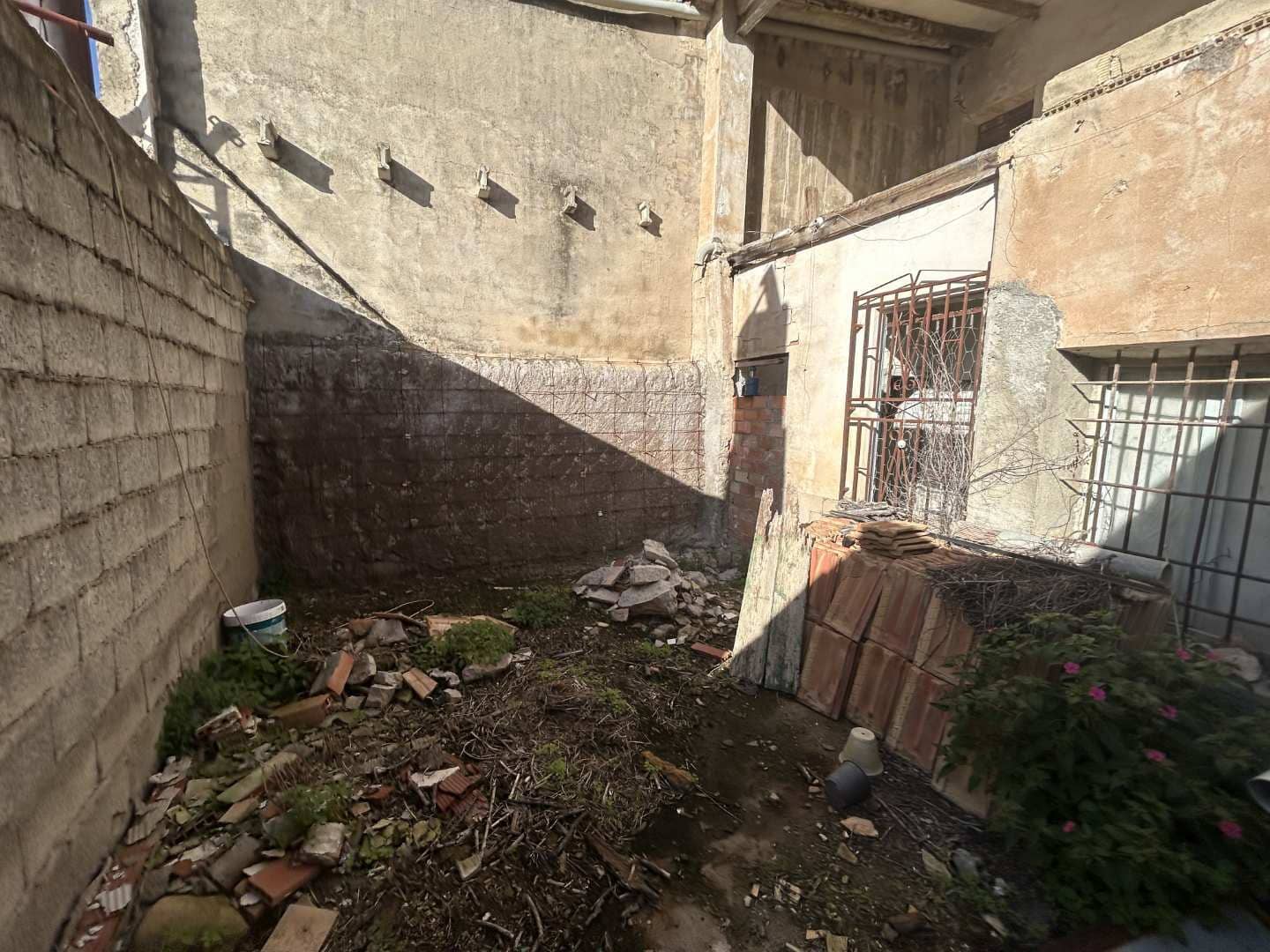 Casa de 7 habitaciones en Hondón de los Frailes en venta - 211.000 € (Ref: 10014171)