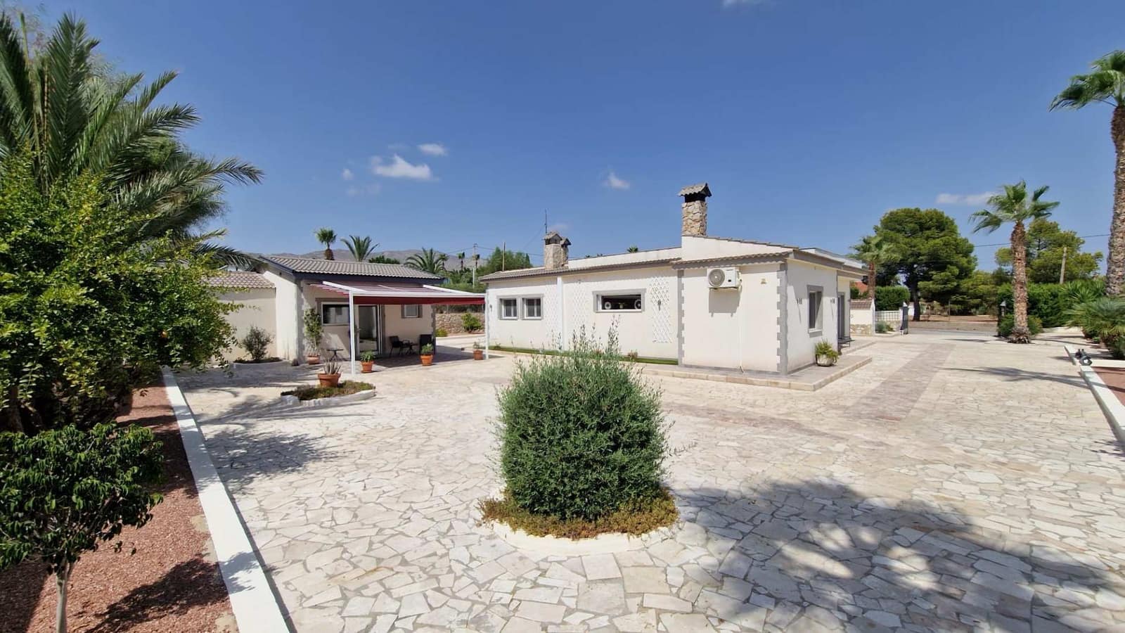 Villa til salgs i Albatera med svømmebasseng garasje - € 529 500 (Ref: 10051963)