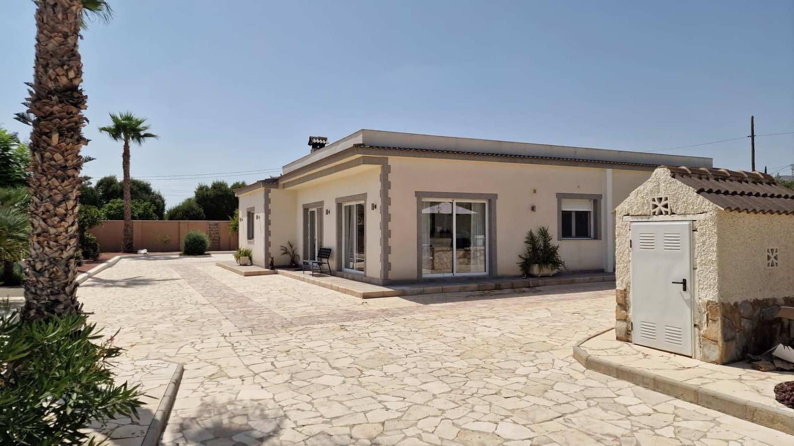 Villa til salgs i Albatera med svømmebasseng garasje - € 529 500 (Ref: 10051963)