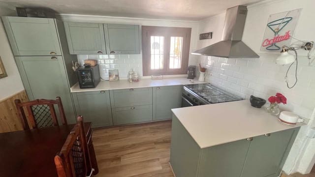 3 sypialnia Finka/Dom wiejski na sprzedaż w L'Algueña / Alguenya z basenem - 220 000 € (Ref: 10155409)