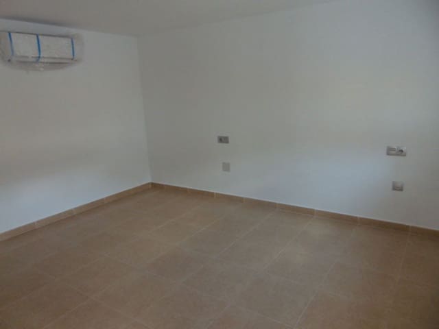 9 sovrum Villa till salu i Fortuna med pool - 340 000 € (Ref: 5821135)