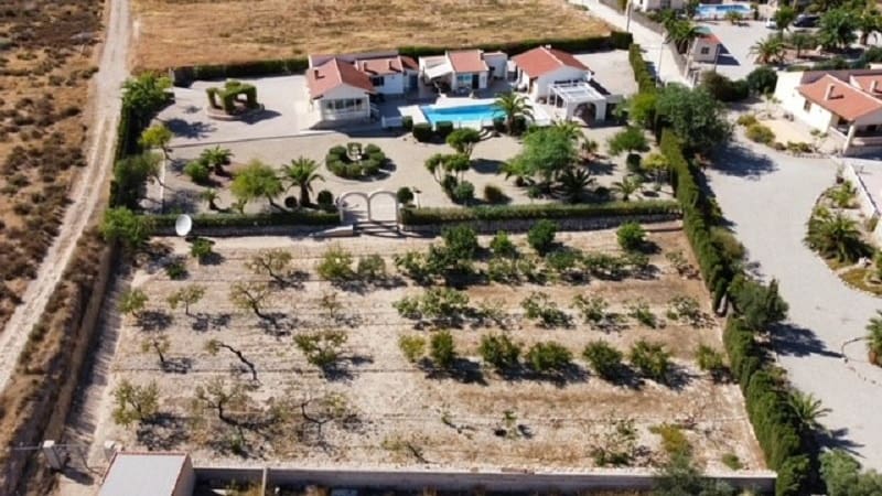 4 bedroom Villa for sale in Abanilla with pool - € 449,000 (Ref: 7124397)
