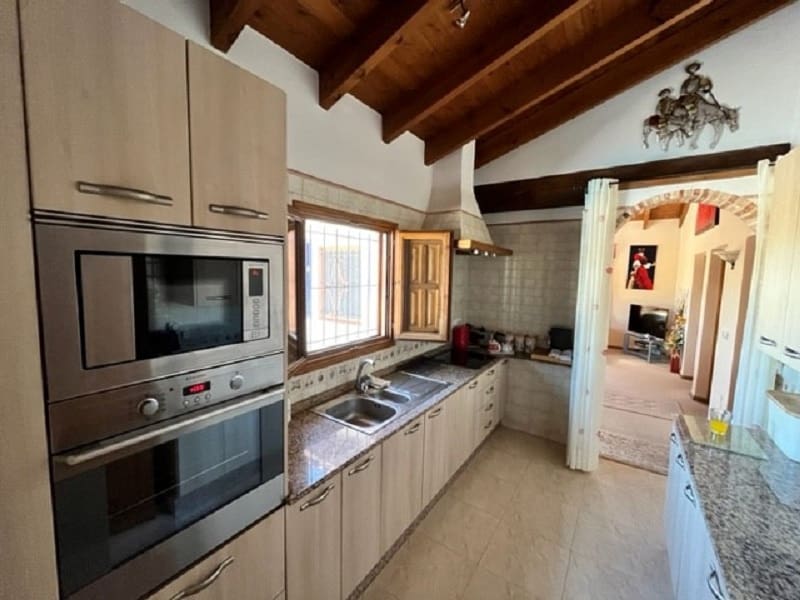 4 bedroom Villa for sale in Abanilla with pool - € 449,000 (Ref: 7124397)
