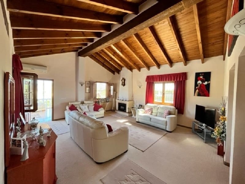 4 bedroom Villa for sale in Abanilla with pool - € 449,000 (Ref: 7124397)