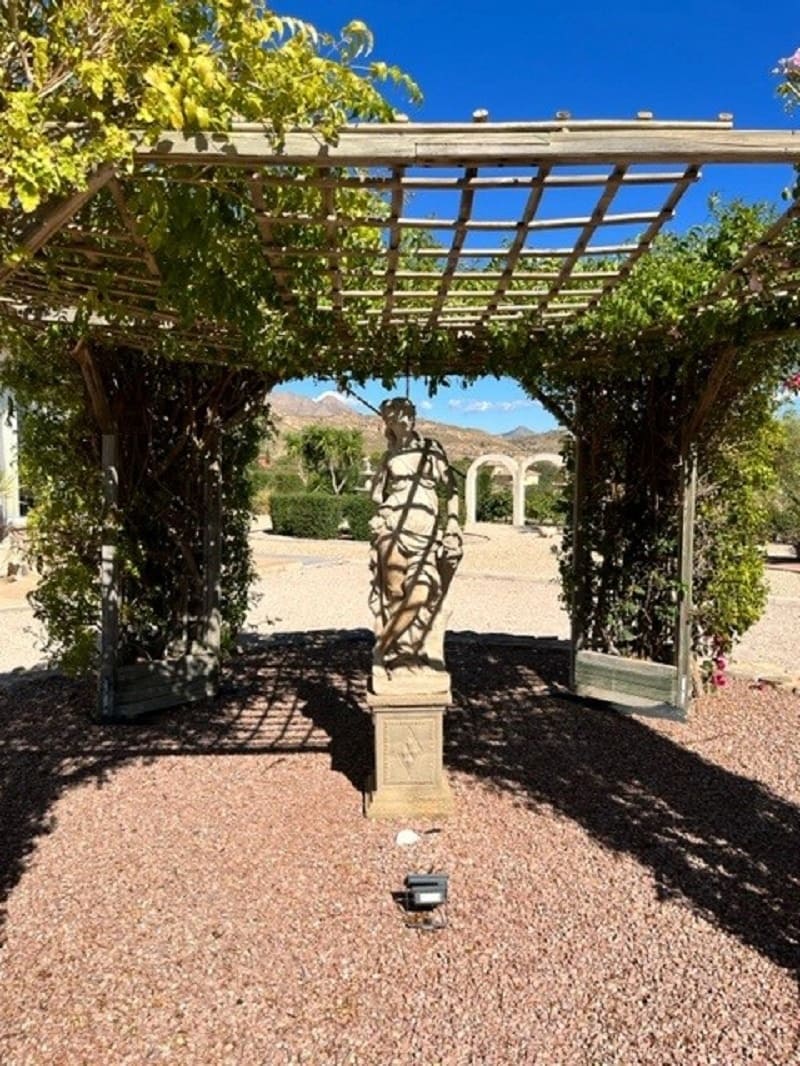 4 bedroom Villa for sale in Abanilla with pool - € 449,000 (Ref: 7124397)