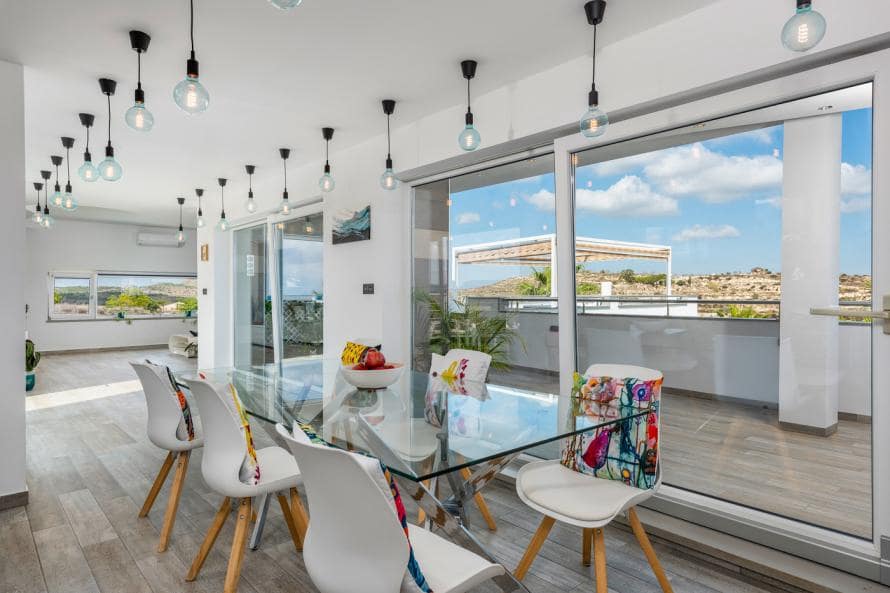 5 bedroom Villa for sale in Alicante / Alacant city with pool - € 1,995,000 (Ref: 7437570)