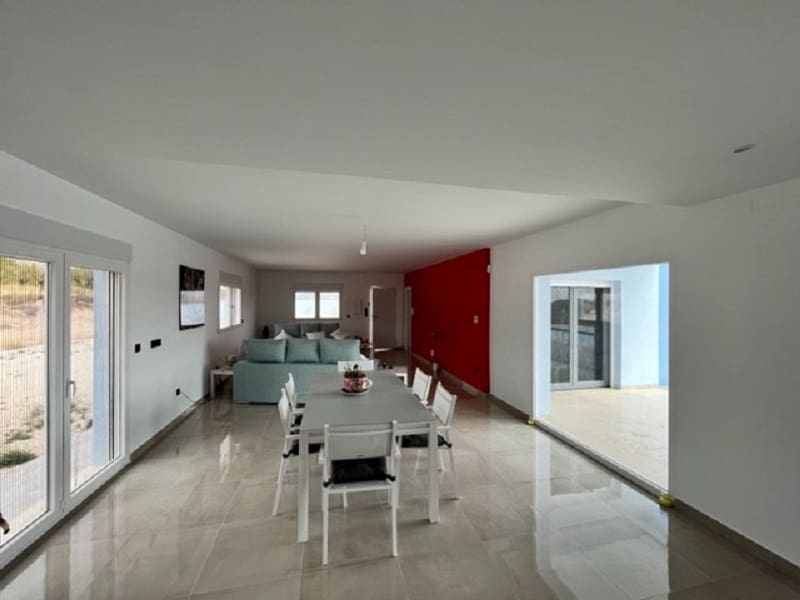 3 soveværelse Villa til salg i Macisvenda med swimmingpool - € 380.000 (Ref: 8315478)