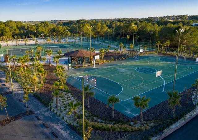 Chalet de 3 habitaciones en Alicante / Alacant ciudad en venta con piscina - 760.000 € (Ref: 8315485)