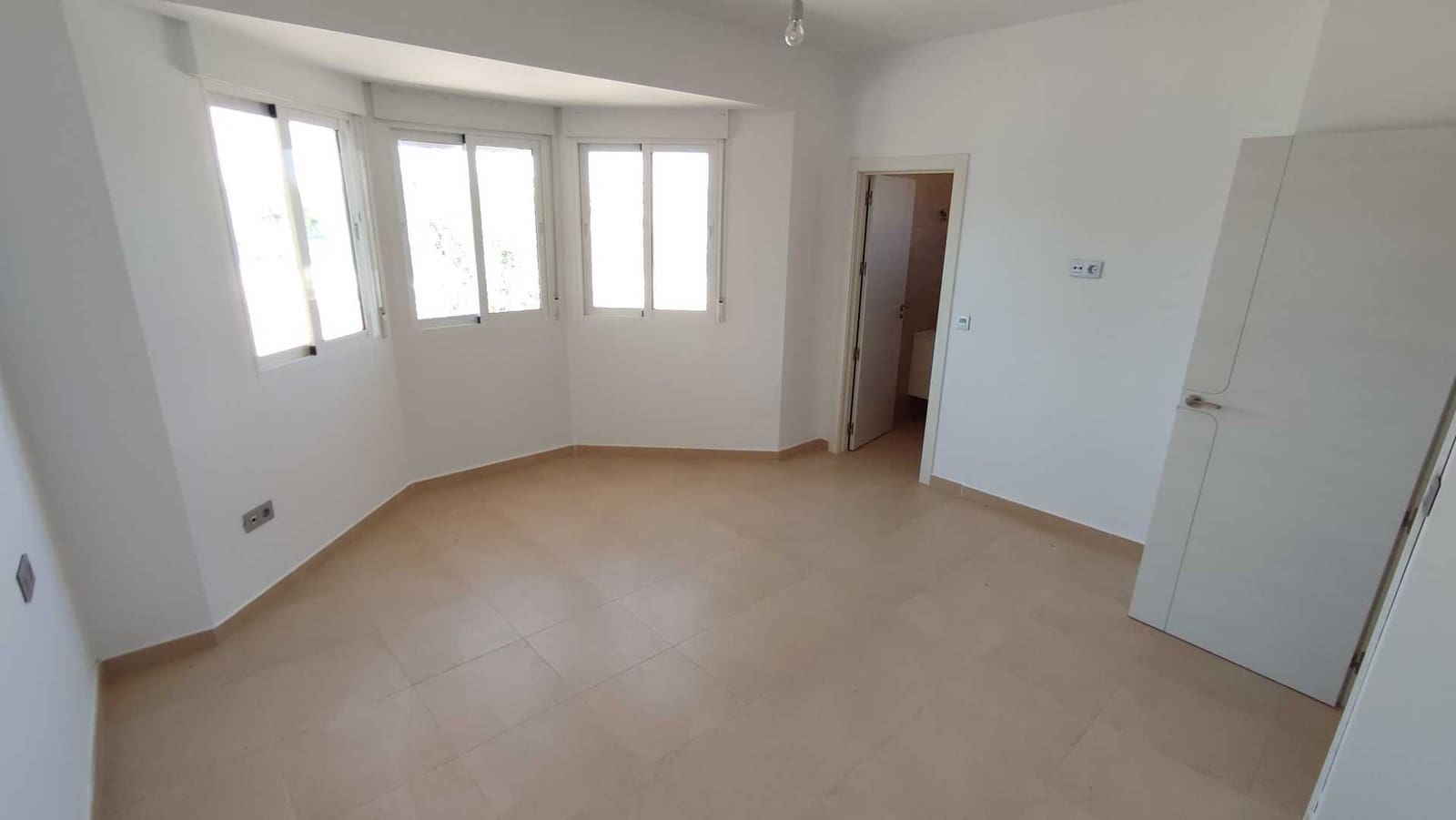 3 sypialnia Willa na sprzedaż w Fortuna z basenem garażem - 250 000 € (Ref: 8520587)