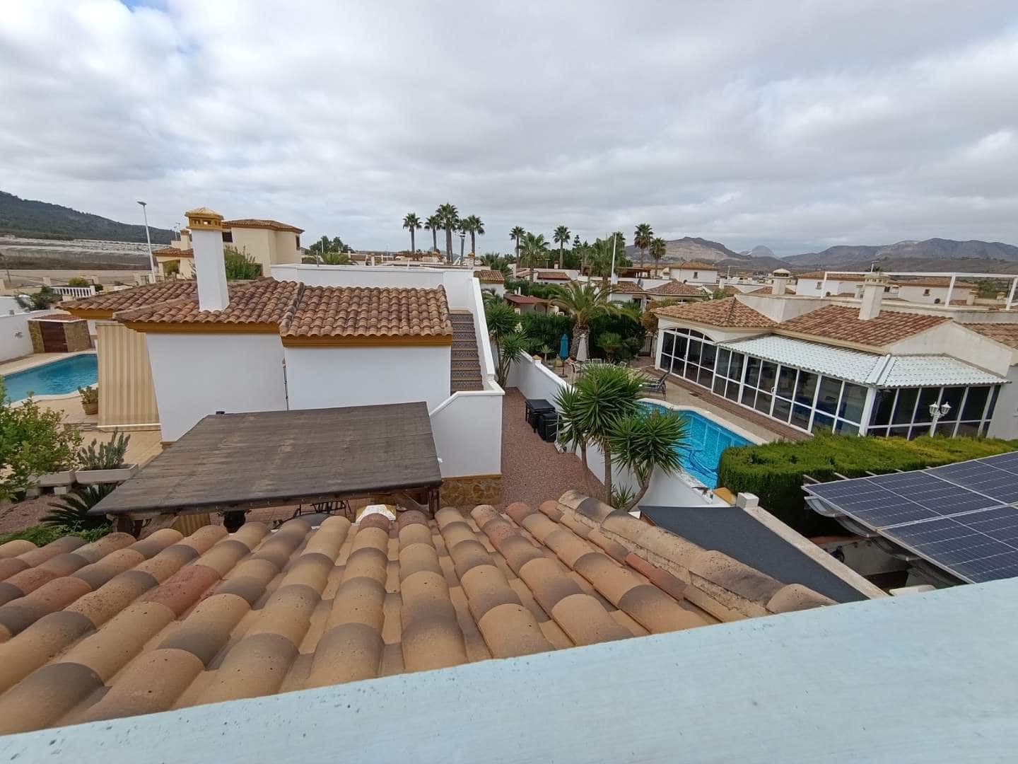 2 makuuhuone Huvila myytävänä paikassa Hondon de las Nieves mukana uima-altaan - 260 000 € (Ref: 9301812)