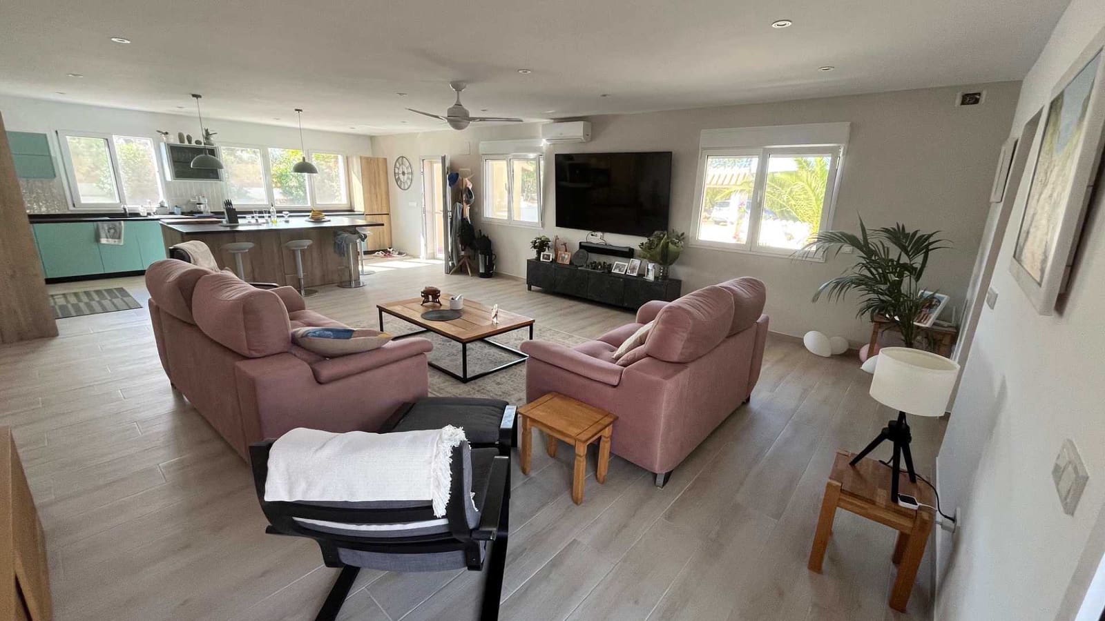 4 bedroom Villa for sale in Barbarroja with pool garage - € 480,000 (Ref: 9329509)