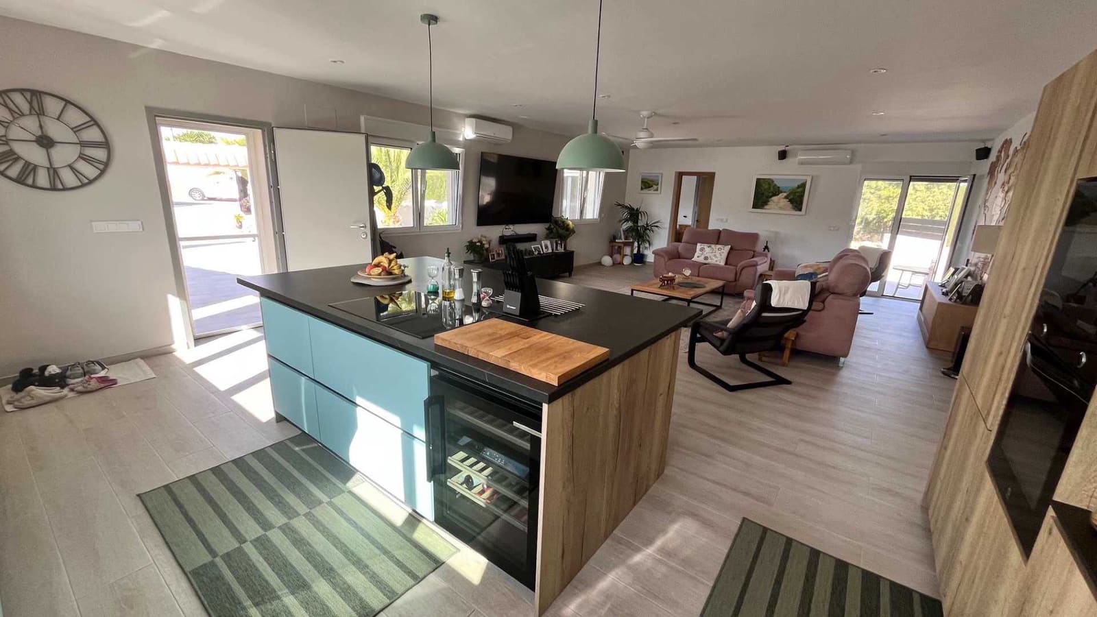 4 bedroom Villa for sale in Barbarroja with pool garage - € 480,000 (Ref: 9329509)