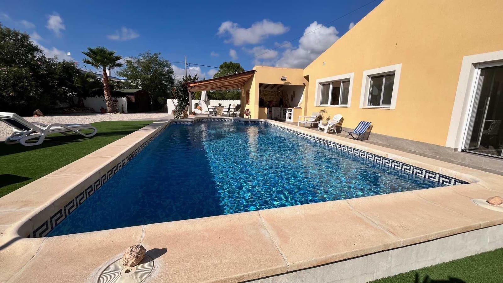 4 bedroom Villa for sale in Barbarroja with pool garage - € 480,000 (Ref: 9329509)