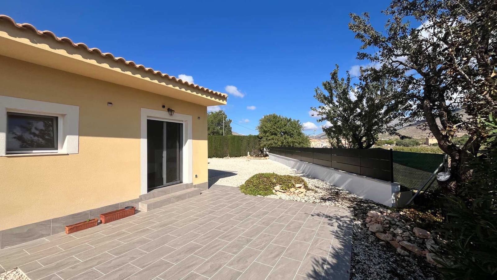 4 bedroom Villa for sale in Barbarroja with pool garage - € 480,000 (Ref: 9329509)