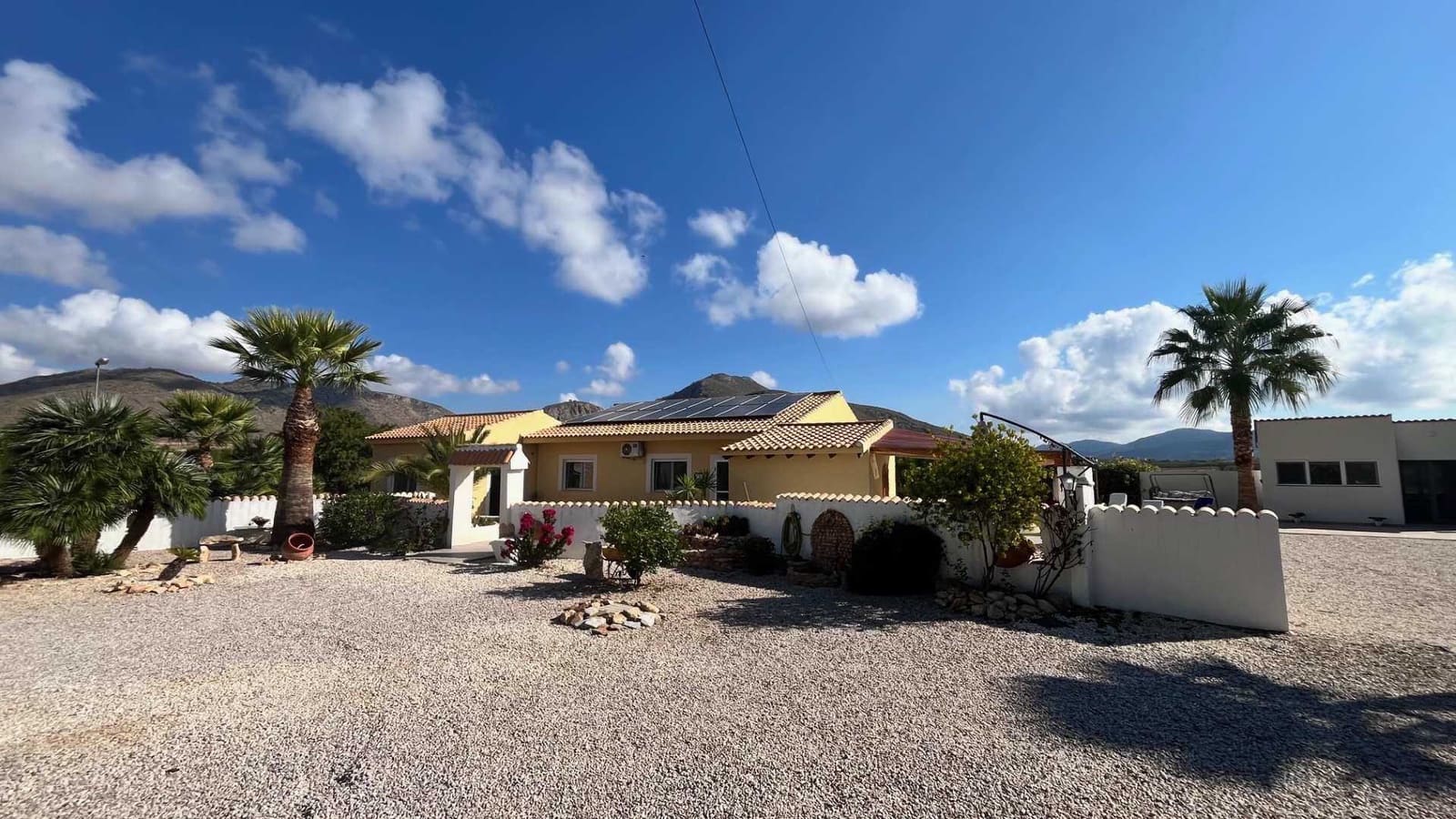 4 bedroom Villa for sale in Barbarroja with pool garage - € 480,000 (Ref: 9329509)