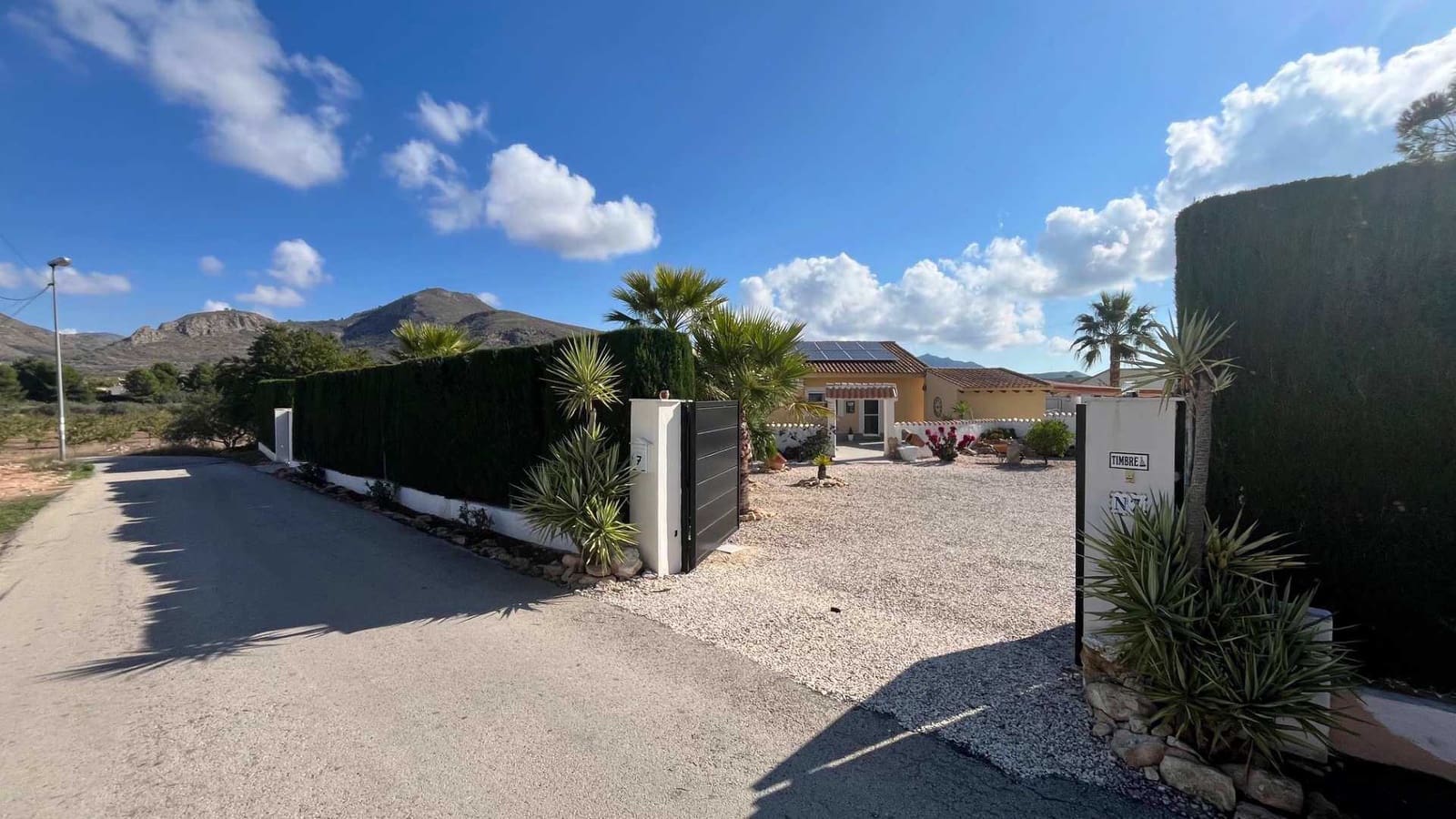 4 bedroom Villa for sale in Barbarroja with pool garage - € 480,000 (Ref: 9329509)