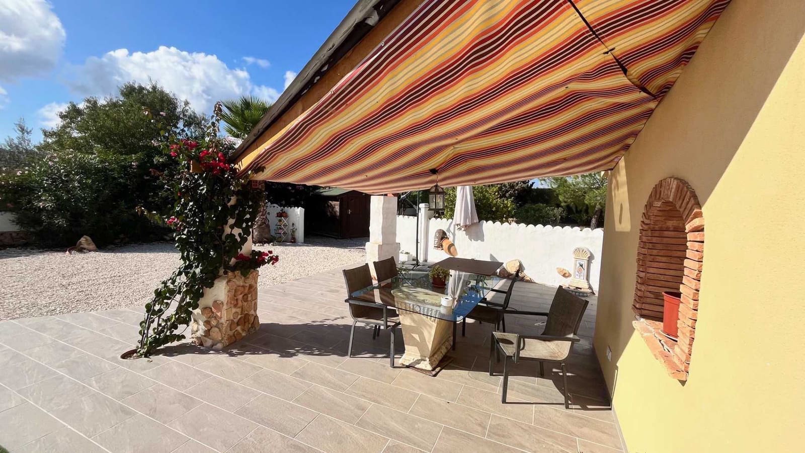 4 bedroom Villa for sale in Barbarroja with pool garage - € 480,000 (Ref: 9329509)