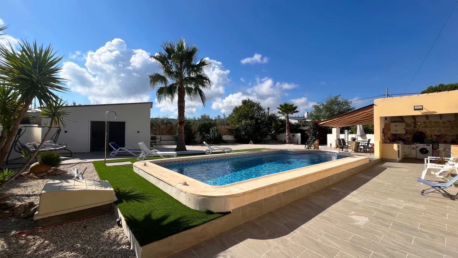 4 bedroom Villa for sale in Barbarroja with pool garage - € 480,000 (Ref: 9329509)