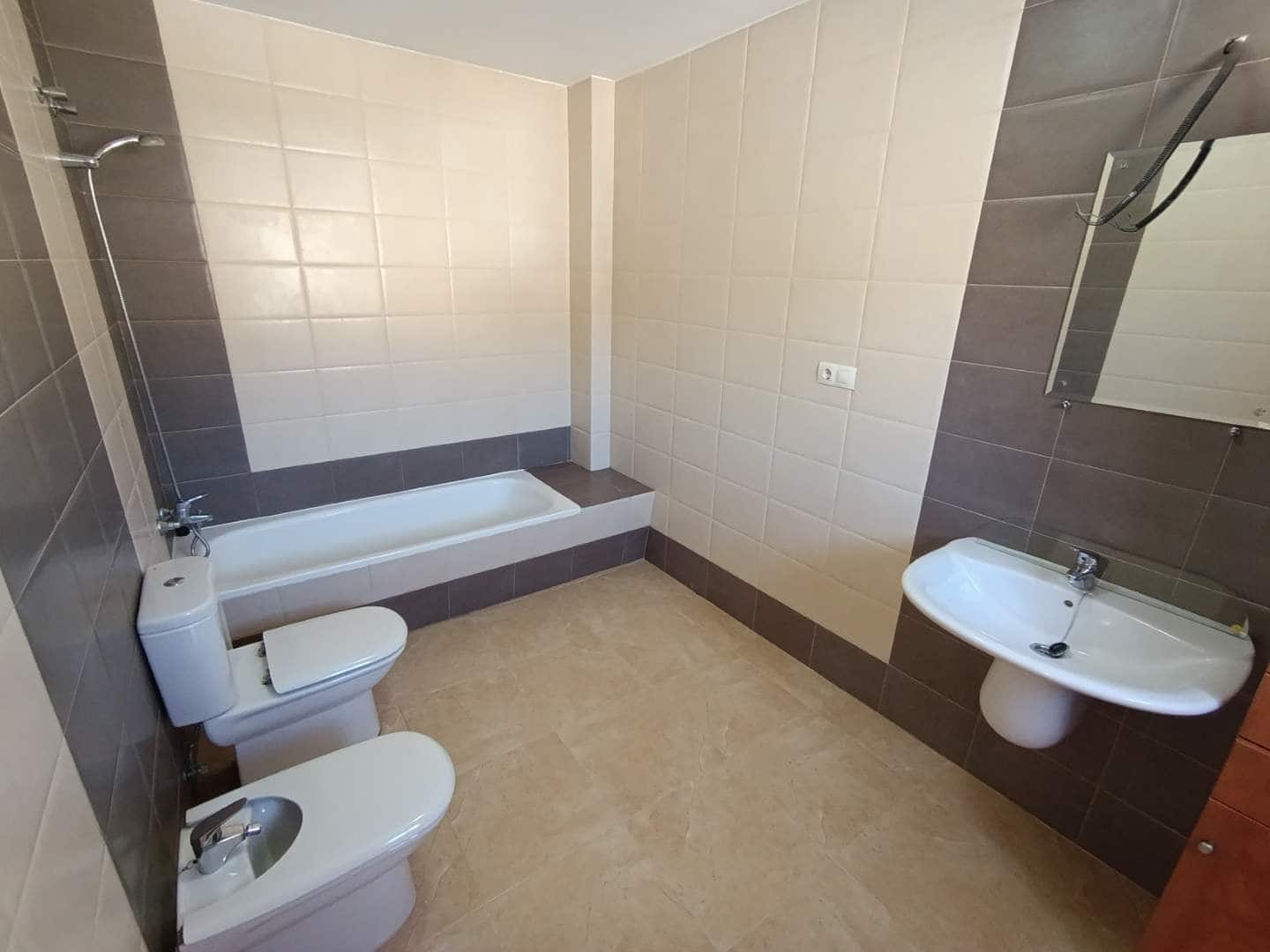 4 soveværelse Byhus til salg i Hondon de los Frailes - € 198.000 (Ref: 9377997)