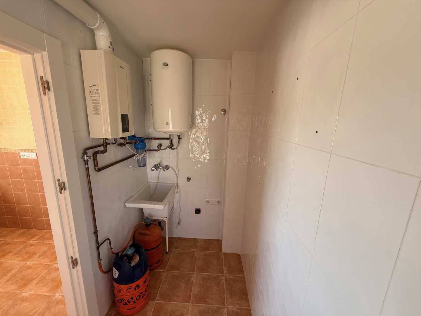 3 bedroom Villa for sale in Pinoso with pool - € 350,000 (Ref: 9749213)