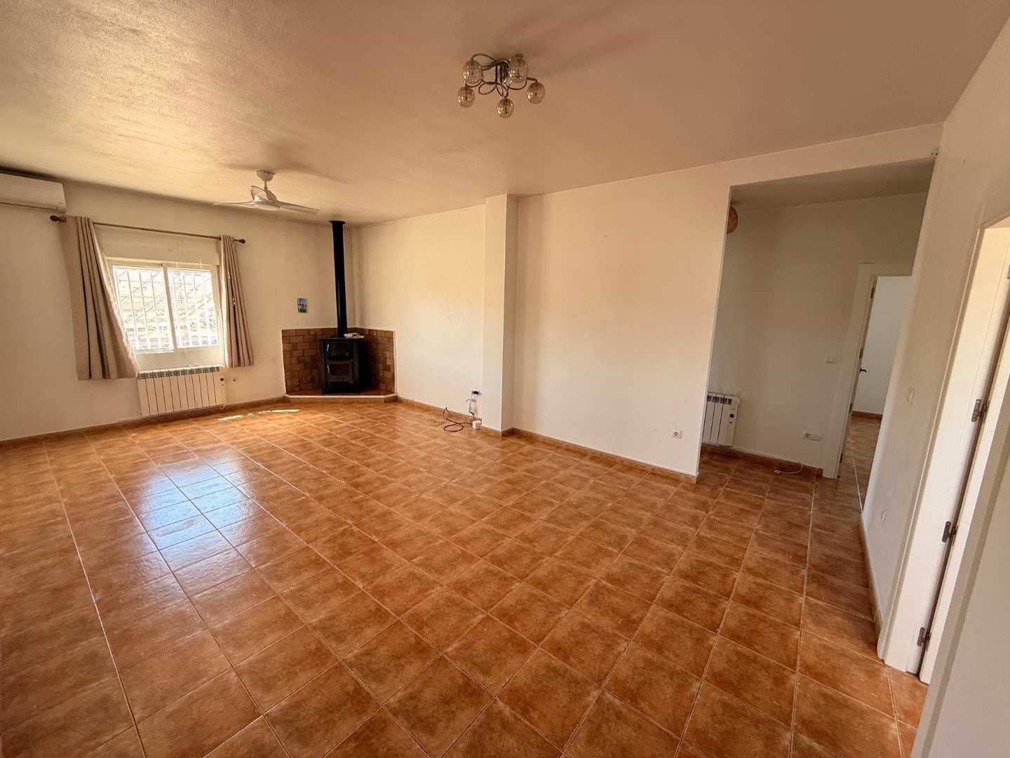 3 bedroom Villa for sale in Pinoso with pool - € 350,000 (Ref: 9749213)