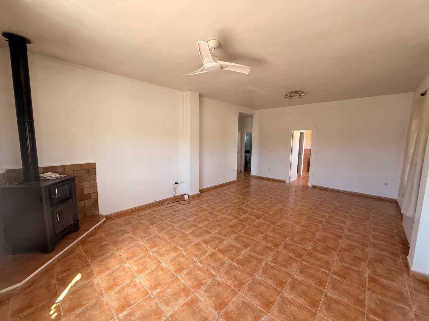 3 bedroom Villa for sale in Pinoso with pool - € 350,000 (Ref: 9749213)