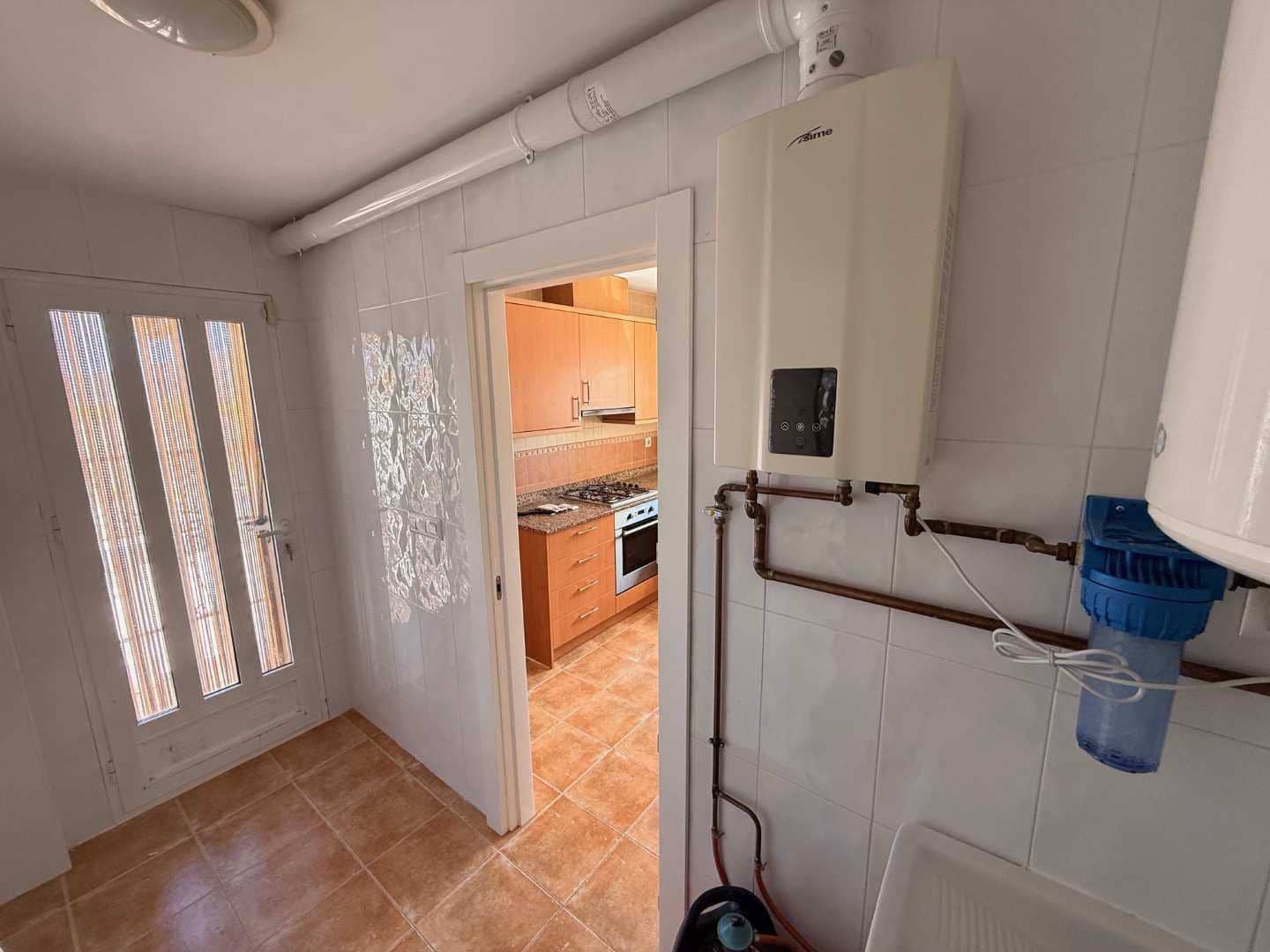 3 bedroom Villa for sale in Pinoso with pool - € 350,000 (Ref: 9749213)