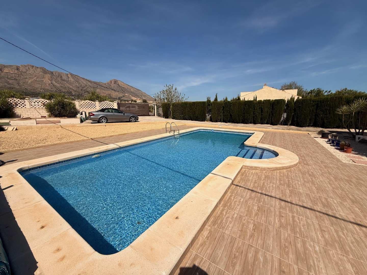 3 makuuhuone Huvila myytävänä paikassa Macisvenda mukana uima-altaan 
autotalli - 265 000 € (Ref: 9798250)