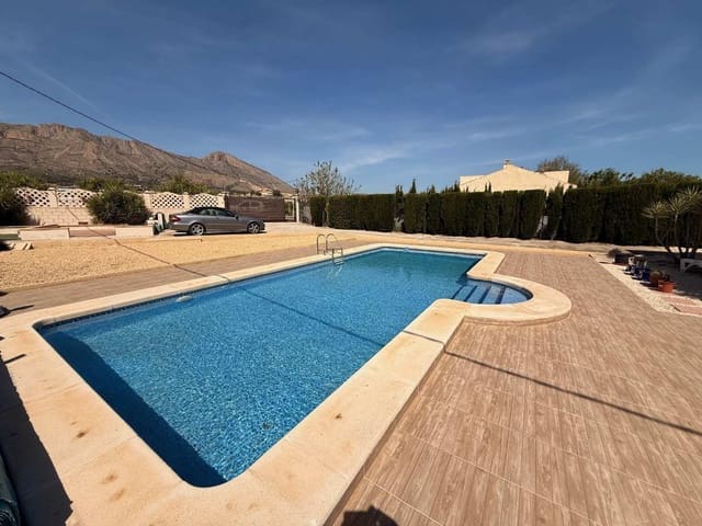 3 makuuhuone Huvila myytävänä paikassa Macisvenda, Abanilla mukana uima-altaan 
autotalli - 265 000 € (Ref: 9798250)