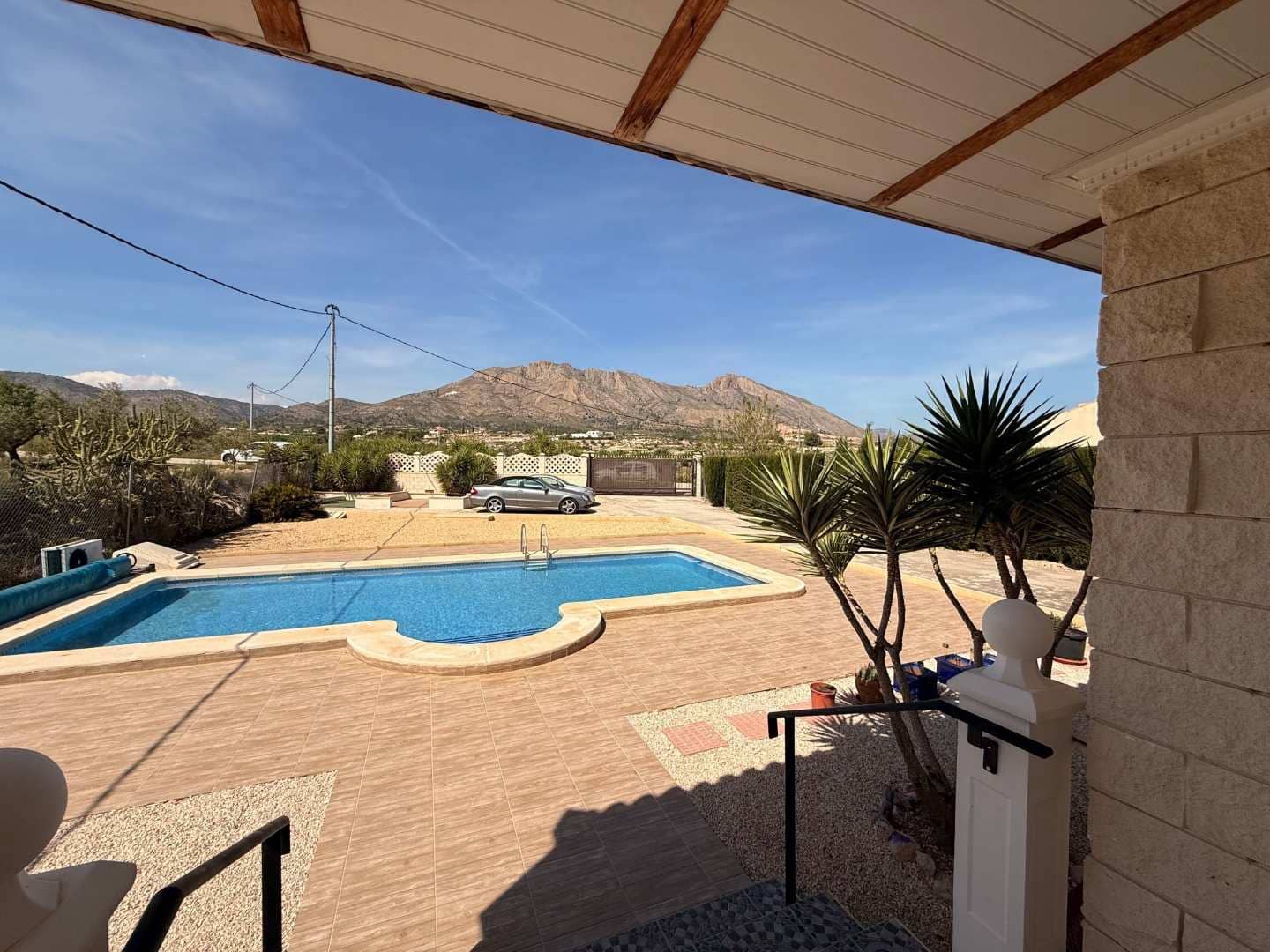 3 makuuhuone Huvila myytävänä paikassa Macisvenda mukana uima-altaan 
autotalli - 265 000 € (Ref: 9798250)