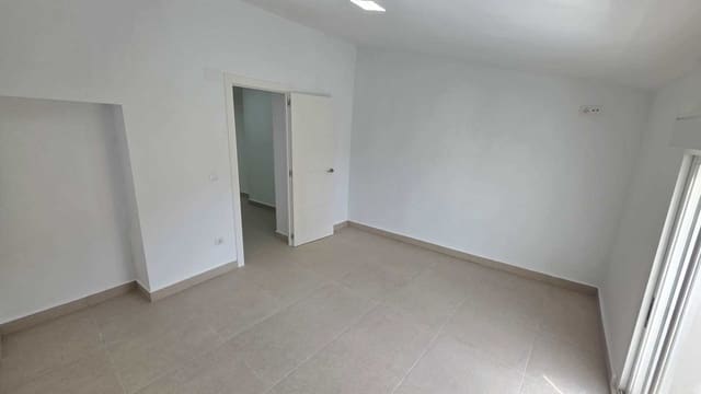 3 soveværelse Byhus til salg i Pinoso - € 125.999 (Ref: 9932301)