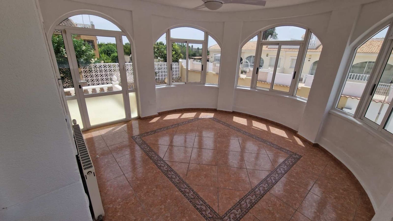 2 soveværelse Villa til salg i Benijofar med swimmingpool garage - € 375.000 (Ref: 9985639)